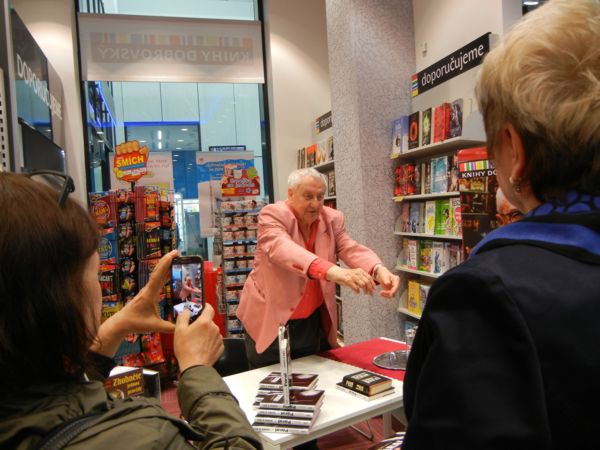Vladimír Páral setkání se čtenáři Ostrava